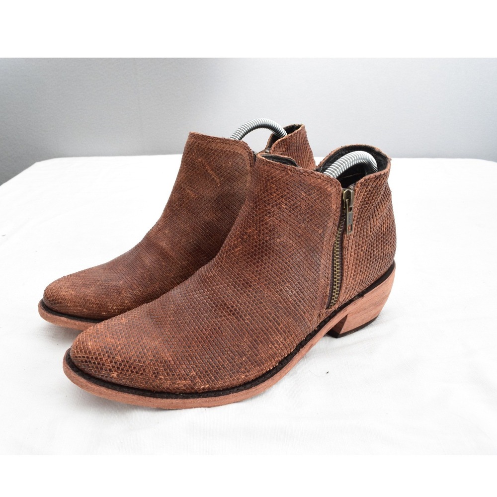 Liberty Black Booties 8.5 Brown Textured Leather Western Ankle Boots Women